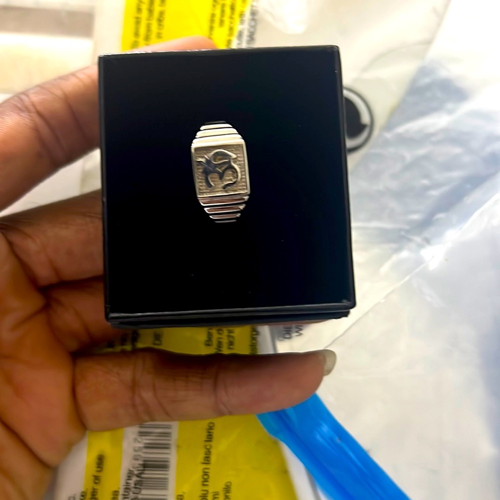 Hindu Om white Gold ring size 8